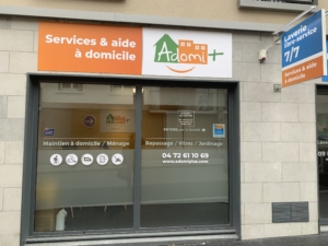 Vitrine_adomi tassin